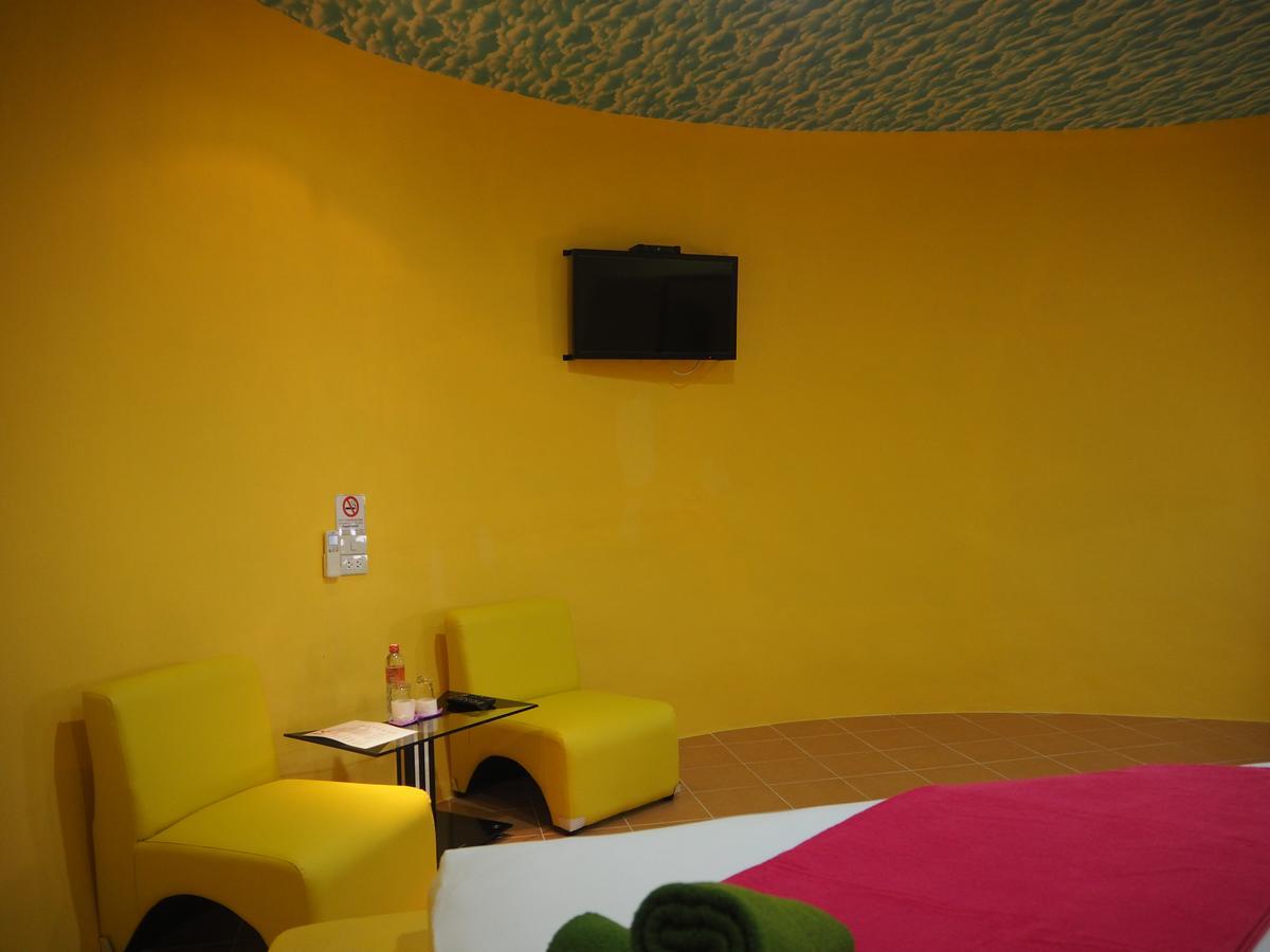 Fruit House Pattaya Motell Bang Lamung Exteriör bild