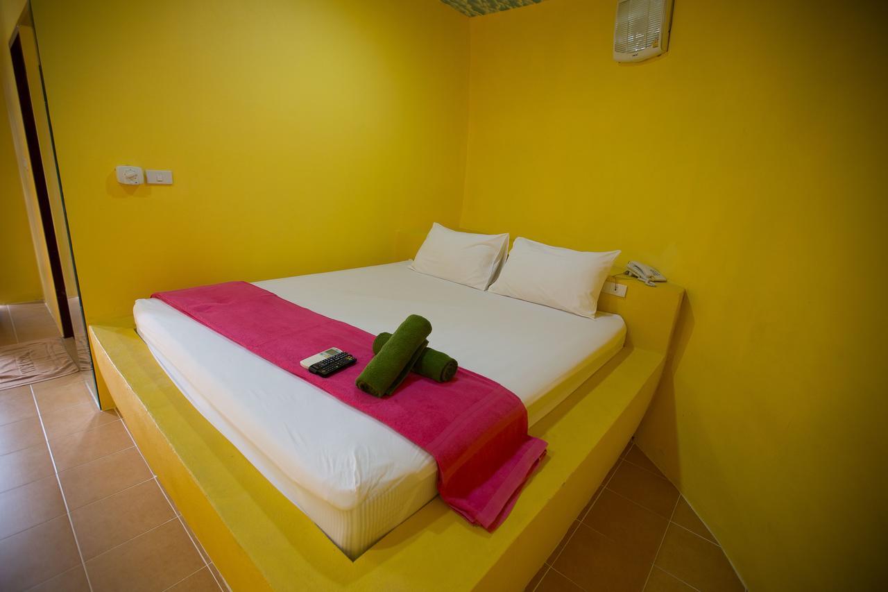 Fruit House Pattaya Motell Bang Lamung Exteriör bild